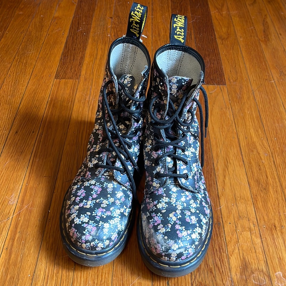 Flower Dr. Martens